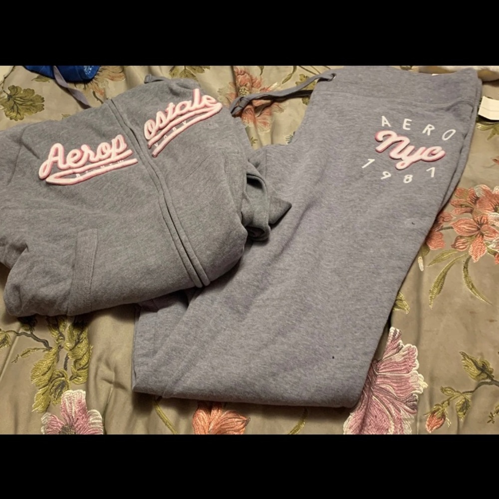 Aeropostale jogger set super pretty brand new